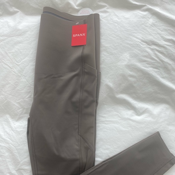 Spanx Knockout Leggings - Picture 5 of 6